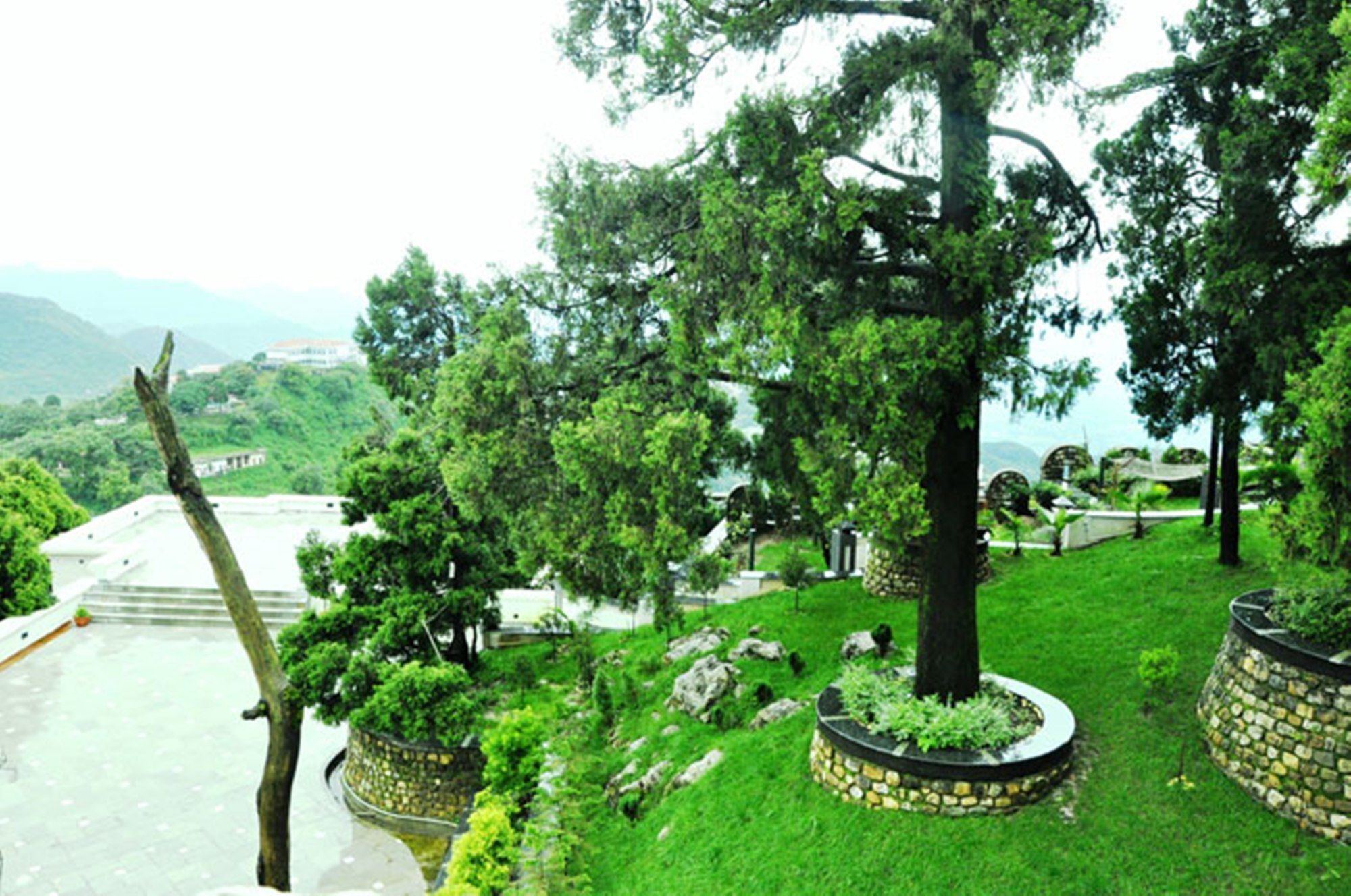 Royal Orchid Fort Resort Mussoorie Dış mekan fotoğraf