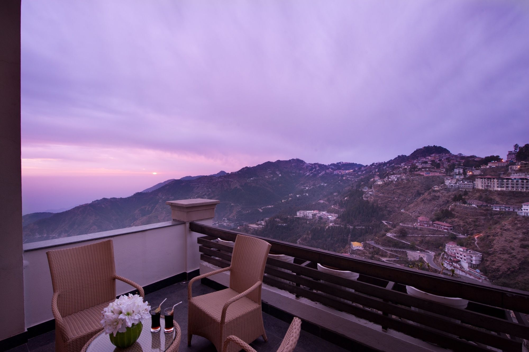 Royal Orchid Fort Resort Mussoorie Dış mekan fotoğraf