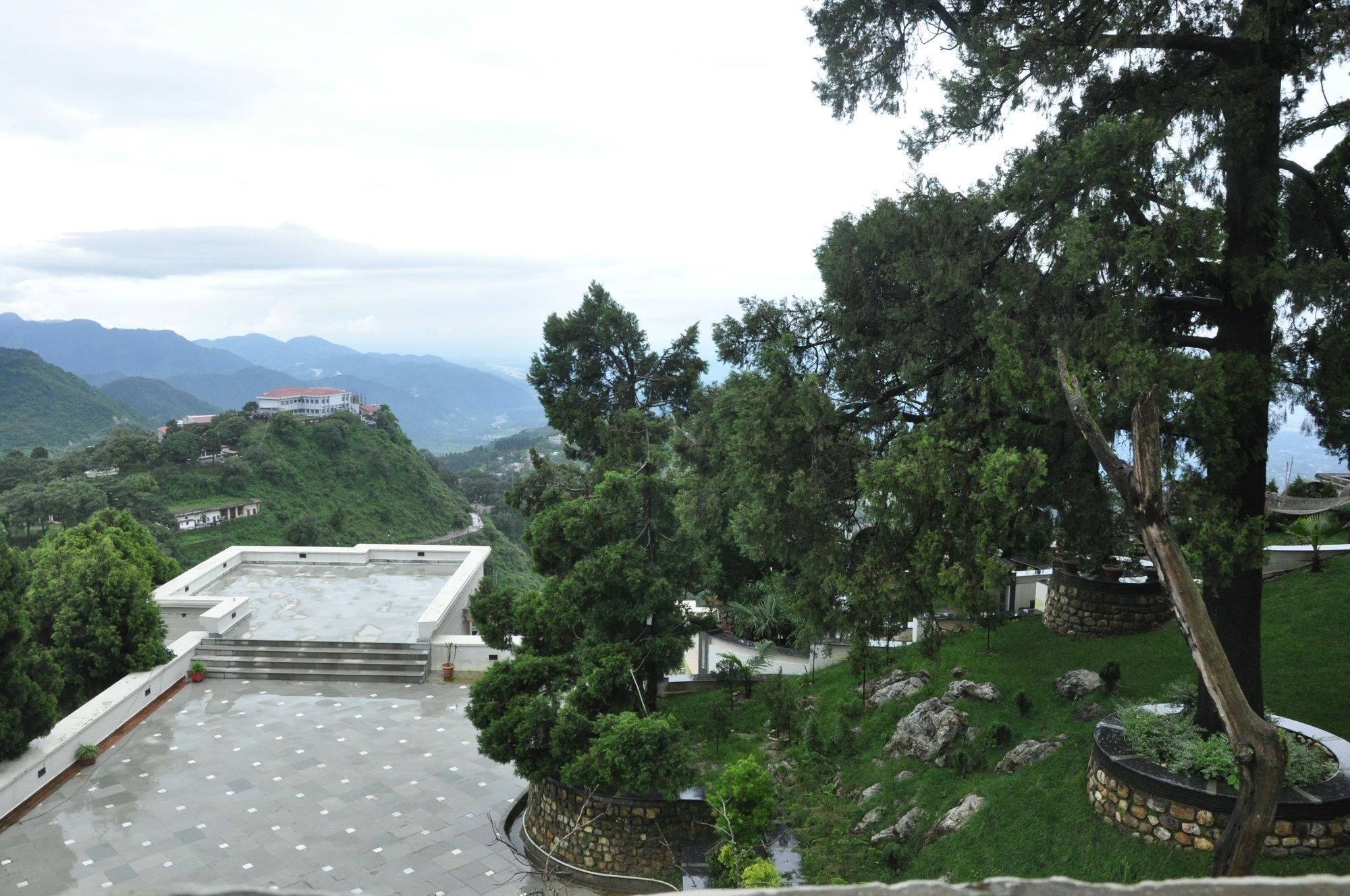Royal Orchid Fort Resort Mussoorie Dış mekan fotoğraf